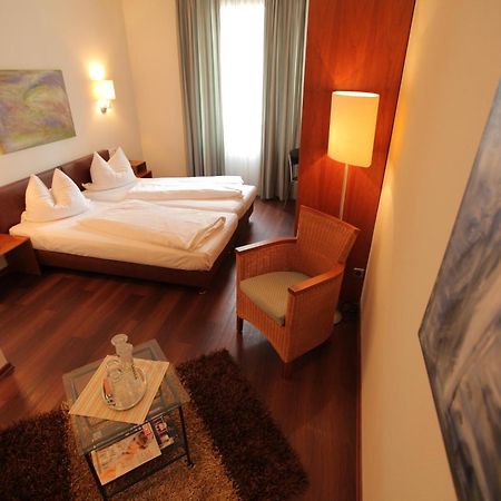 Hotel Mariotto Am Burghof Леррах Екстер'єр фото