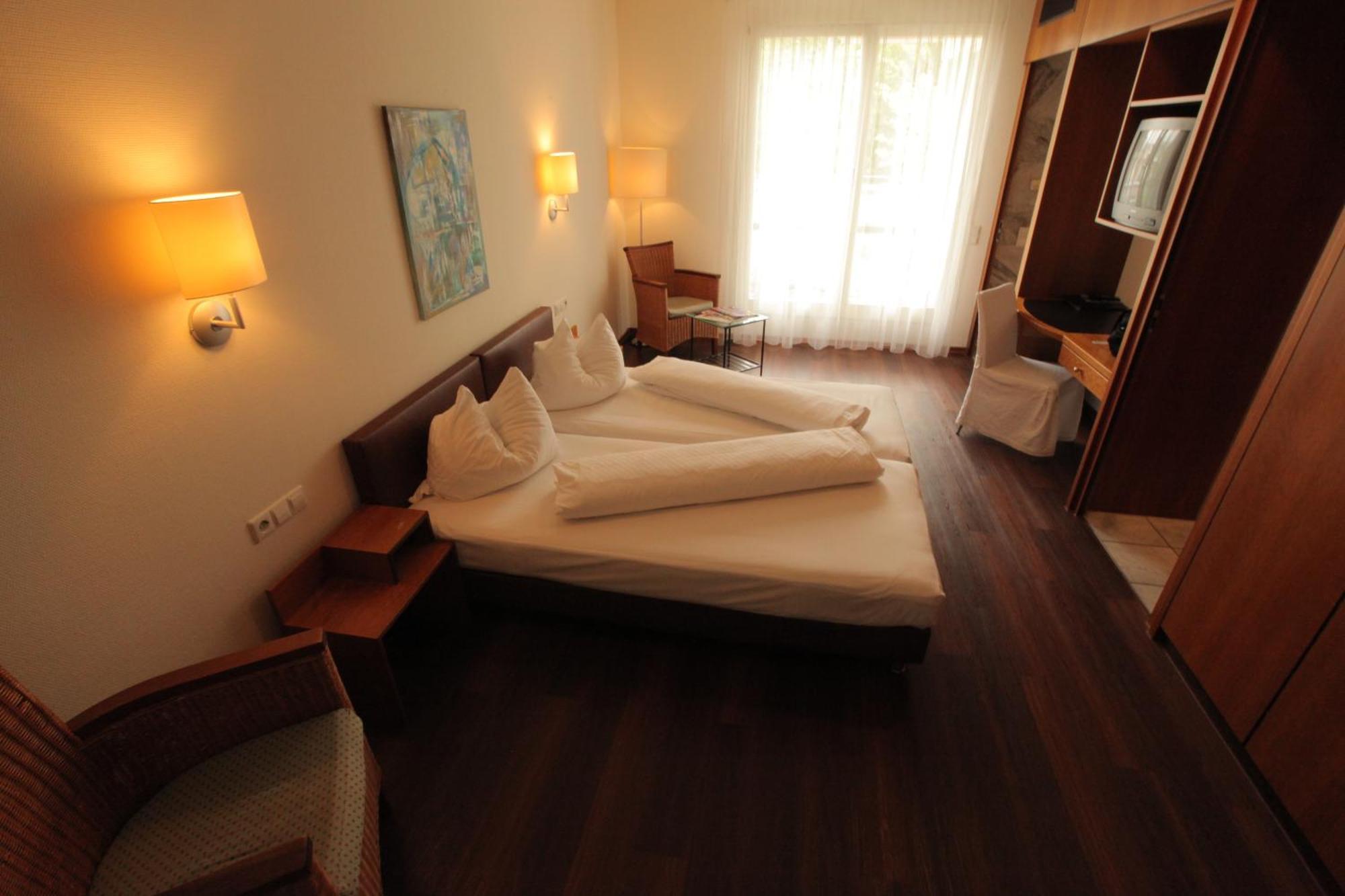 Hotel Mariotto Am Burghof Леррах Номер фото