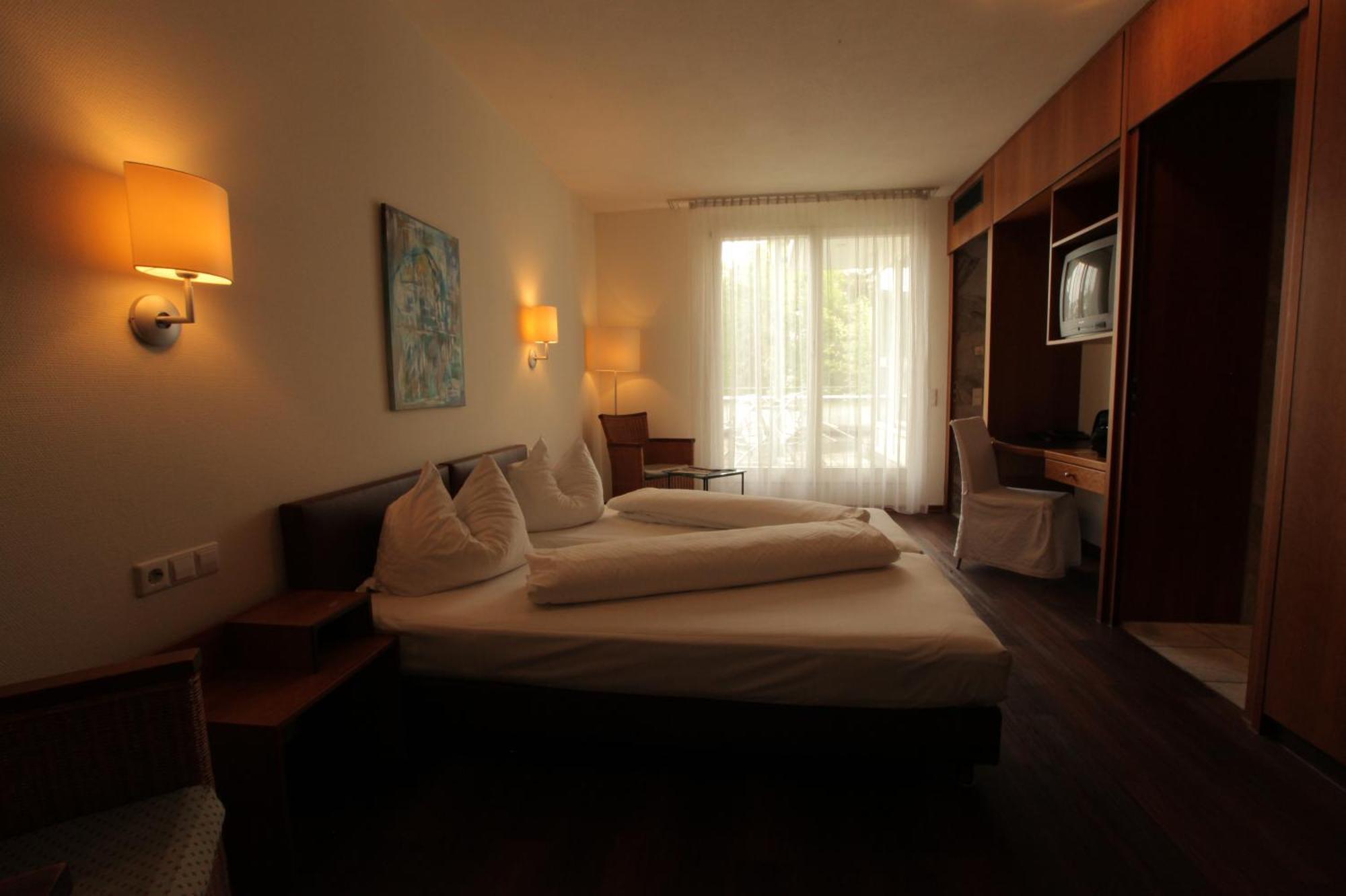 Hotel Mariotto Am Burghof Леррах Номер фото
